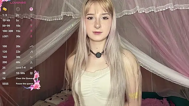 Snapshot of OnlyEva1 chatting on April 21, 8:09 am OnlyEva1 online show from April 21, 8:09 am