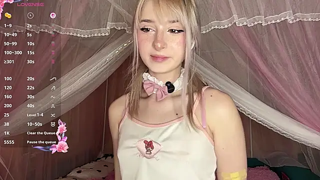 Snapshot of OnlyEva1 chatting on April 22, 9:33 am OnlyEva1 online show from April 22, 9:33 am