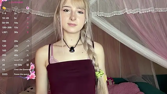 Snapshot of OnlyEva1 chatting on April 27, 9:07 am OnlyEva1 online show from April 27, 9:07 am