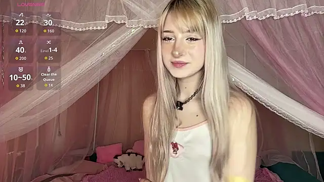 Snapshot of OnlyEva1 chatting on May 2, 8:19 am OnlyEva1 online show from May 2, 8:19 am