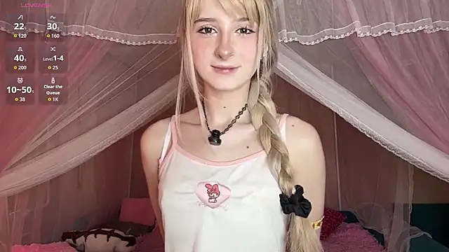 Snapshot of OnlyEva1 chatting on May 15, 8:32 am OnlyEva1 online show from May 15, 8:32 am