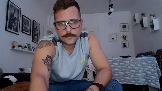 Snapshot of yanick931 chatting on April 22, 3:35 pm yanick931 online show from April 22, 3:35 pm