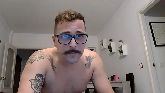 Snapshot of yanick931 chatting on May 6, 7:19 pm yanick931 online show from May 6, 7:19 pm