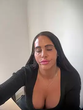 spiceyminx1234 online show from June 20, 10:40 am
