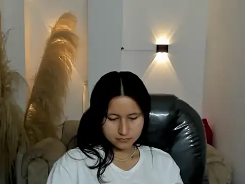 isabella grace18 online show from March 28, 2:05 pm