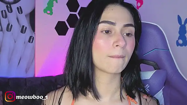 Snapshot of miss__madison chatting on April 13, 9:53 pm miss madison online show from April 13, 9:53 pm