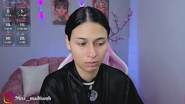 Snapshot of miss__madison chatting on May 7, 10:04 pm miss madison online show from May 7, 10:04 pm