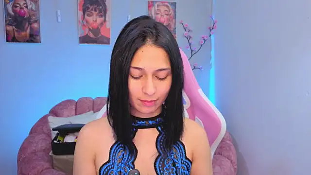 Snapshot of miss__madison chatting on May 20, 9:43 pm miss madison online show from May 20, 9:43 pm