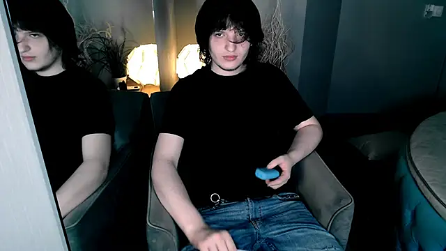 delalex online show from May 12, 10:29 pm