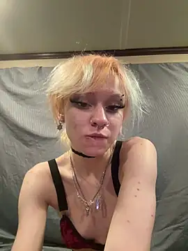 Snapshot of simplyobsessedwher chatting on March 15, 12:38 am simplyobsessedwher online show from March 15, 12:38 am