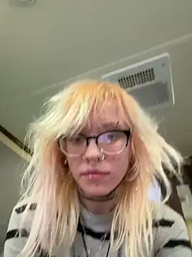 Snapshot of simplyobsessedwher chatting on March 18, 7:28 pm simplyobsessedwher online show from March 18, 7:28 pm