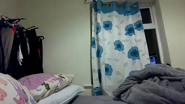 Snapshot of sweetiesophiaxo chatting on March 26, 10:37 pm sweetiesophiaxo online show from March 26, 10:37 pm