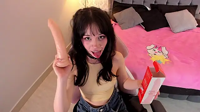 Snapshot of kitticam chatting on March 17, 7:39 pm kitticam online show from March 17, 7:39 pm