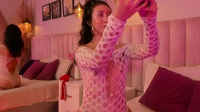 karoline lux online show from April 3, 3:15 am