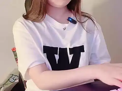 Snapshot of hunhun122 chatting on April 1, 7:55 pm hunhun122 online show from April 1, 7:55 pm