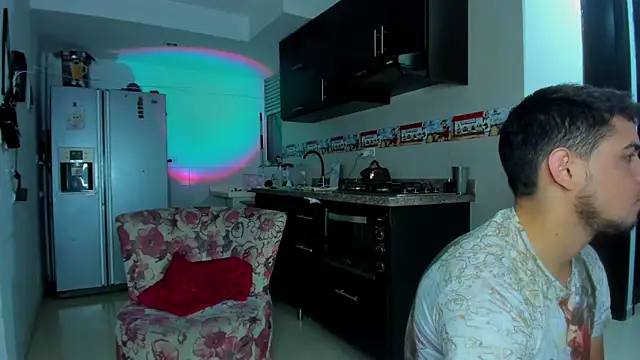 Snapshot of Fox_couplee69 chatting on March 26, 8:20 am Fox couplee69 online show from March 26, 8:20 am