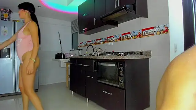 Snapshot of Fox_couplee69 chatting on March 27, 7:25 am Fox couplee69 online show from March 27, 7:25 am