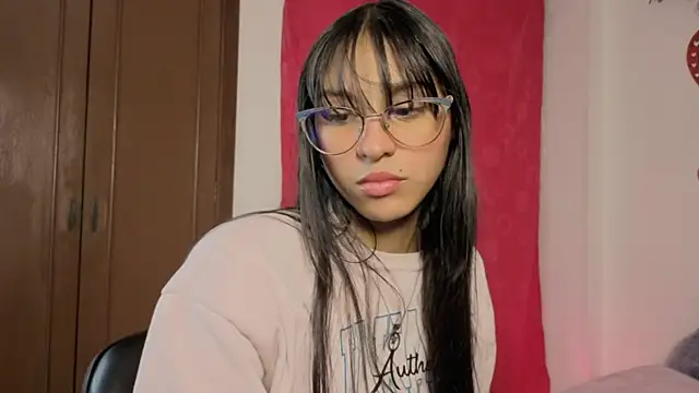 PaulaCutexs online show from May 11, 2:39 am