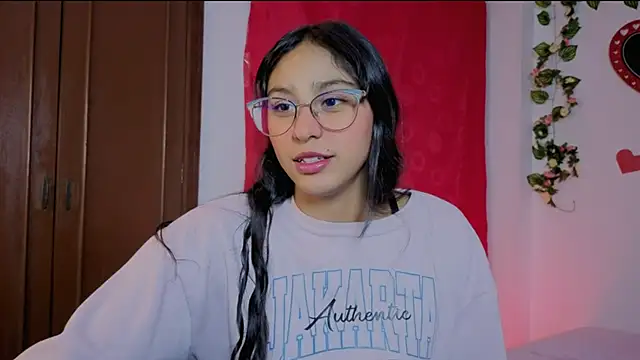 PaulaCutexs online show from May 18, 4:18 am