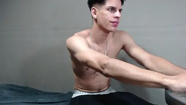 Snapshot of ConradGrayson78 chatting on April 2, 11:35 pm ConradGrayson78 online show from April 2, 11:35 pm