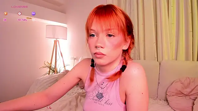 lisa sunny  online show from March 24, 10:48 pm