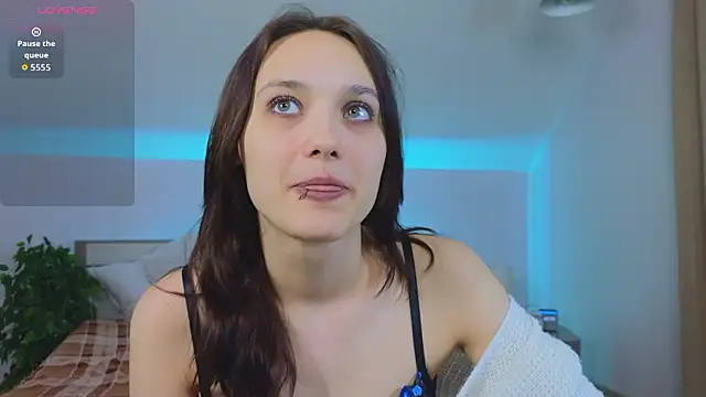 Snapshot of DarcyBlackwood chatting on March 27, 2:06 am DarcyBlackwood online show from March 27, 2:06 am