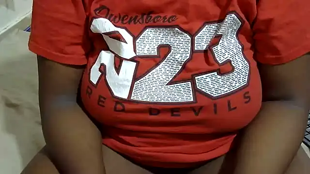 Snapshot of QueenOfBooty chatting on March 11, 7:47 am QueenOfBooty online show from March 11, 7:47 am