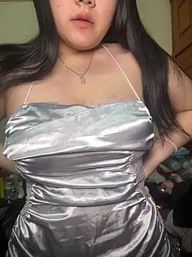 Snapshot of AYW-22 chatting on March 12, 10:10 am AYW-22 online show from March 12, 10:10 am