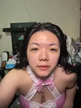 Snapshot of AYW-22 chatting on March 14, 9:26 am AYW-22 online show from March 14, 9:26 am