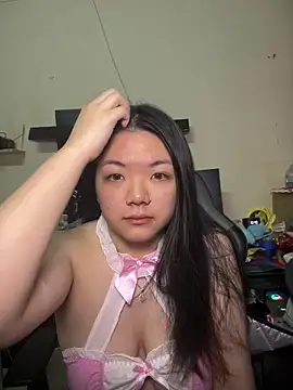 Snapshot of AYW-22 chatting on March 15, 8:42 am AYW-22 online show from March 15, 8:42 am