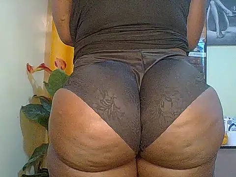 PantiesQueenOfAsses001 online show from May 14, 5:25 am