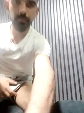 Snapshot of luys23 chatting on March 28, 4:23 am luys23 online show from March 28, 4:23 am