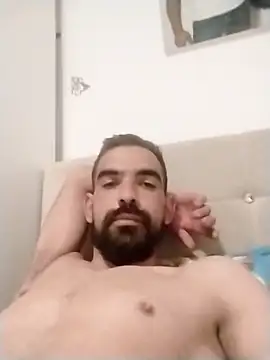 Snapshot of luys23 chatting on April 1, 3:18 am luys23 online show from April 1, 3:18 am