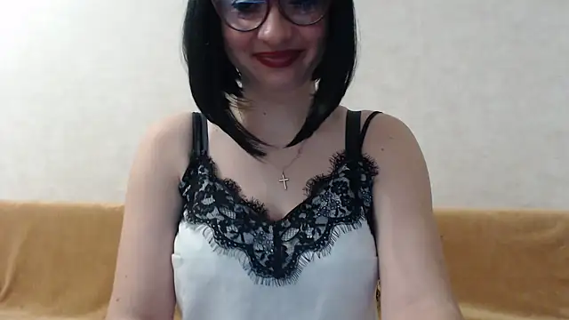 Snapshot of Sabrina7138 chatting on April 4, 3:05 am Sabrina7138 online show from April 4, 3:05 am