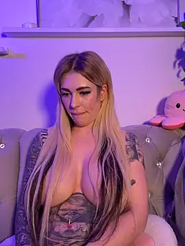 Snapshot of SelinaGalinsky6 chatting on March 17, 11:52 pm SelinaGalinsky6 online show from March 17, 11:52 pm