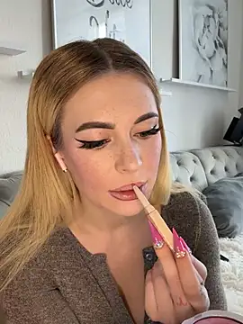 Snapshot of SelinaGalinsky6 chatting on March 21, 2:20 pm SelinaGalinsky6 online show from March 21, 2:20 pm