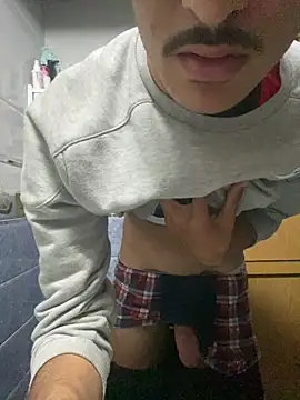 Achrafsad9i online show from April 2, 3:59 am