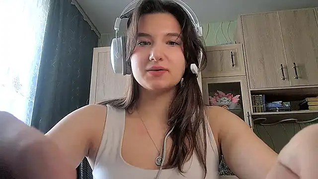 Snapshot of MiryDeni chatting on March 19, 9:35 am MiryDeni online show from March 19, 9:35 am