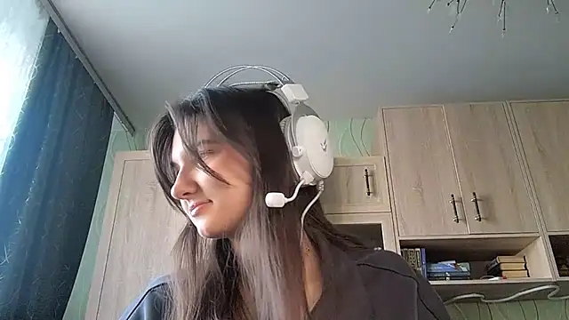 Snapshot of MiryDeni chatting on March 23, 7:23 am MiryDeni online show from March 23, 7:23 am