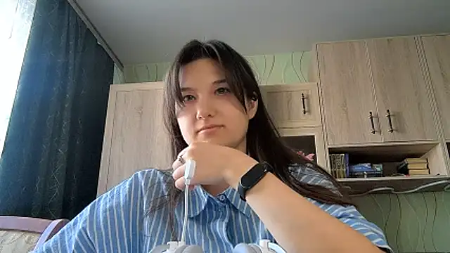 Snapshot of MiryDeni chatting on March 25, 7:47 am MiryDeni online show from March 25, 7:47 am