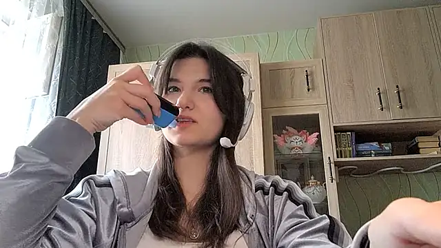 Snapshot of MiryDeni chatting on March 27, 8:26 am MiryDeni online show from March 27, 8:26 am