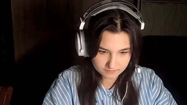 Snapshot of MiryDeni chatting on April 2, 5:32 pm MiryDeni online show from April 2, 5:32 pm