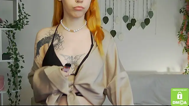 Snapshot of Rachel_lips chatting on June 25, 8:08 am Rachel lips online show from June 25, 8:08 am