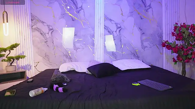 Snapshot of noah_travis chatting on April 1, 2:23 am noah travis online show from April 1, 2:23 am