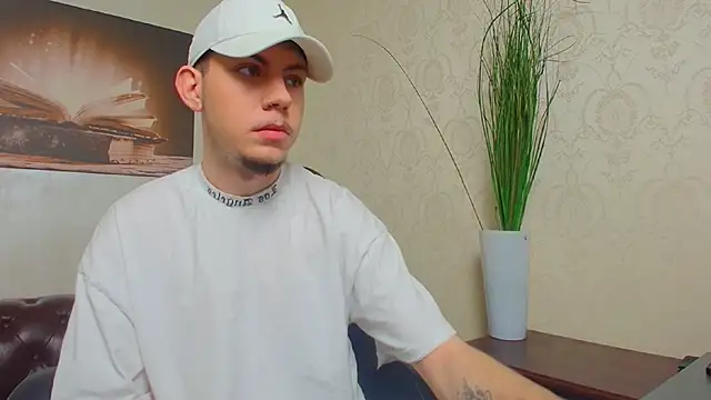 KrewVaughn online show from March 28, 5:40 am