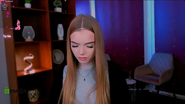 Snapshot of maddy_moah chatting on April 2, 11:19 am maddy moah online show from April 2, 11:19 am