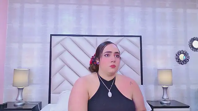 VioletMonroee online show from April 2, 3:15 am