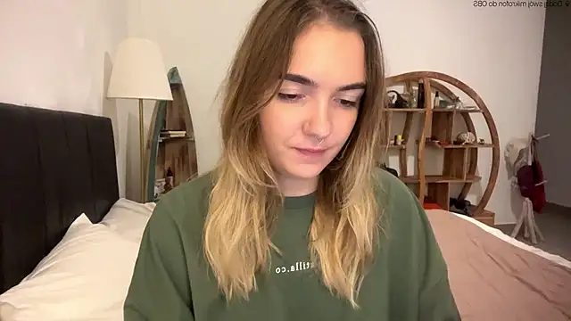 RoxyWet online show from May 11, 5:32 pm