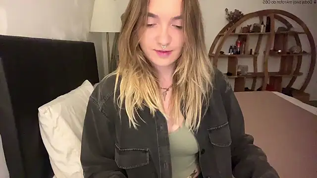 RoxyWet online show from May 15, 4:03 pm