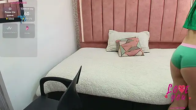 Abril Fox   online show from March 20, 8:14 pm